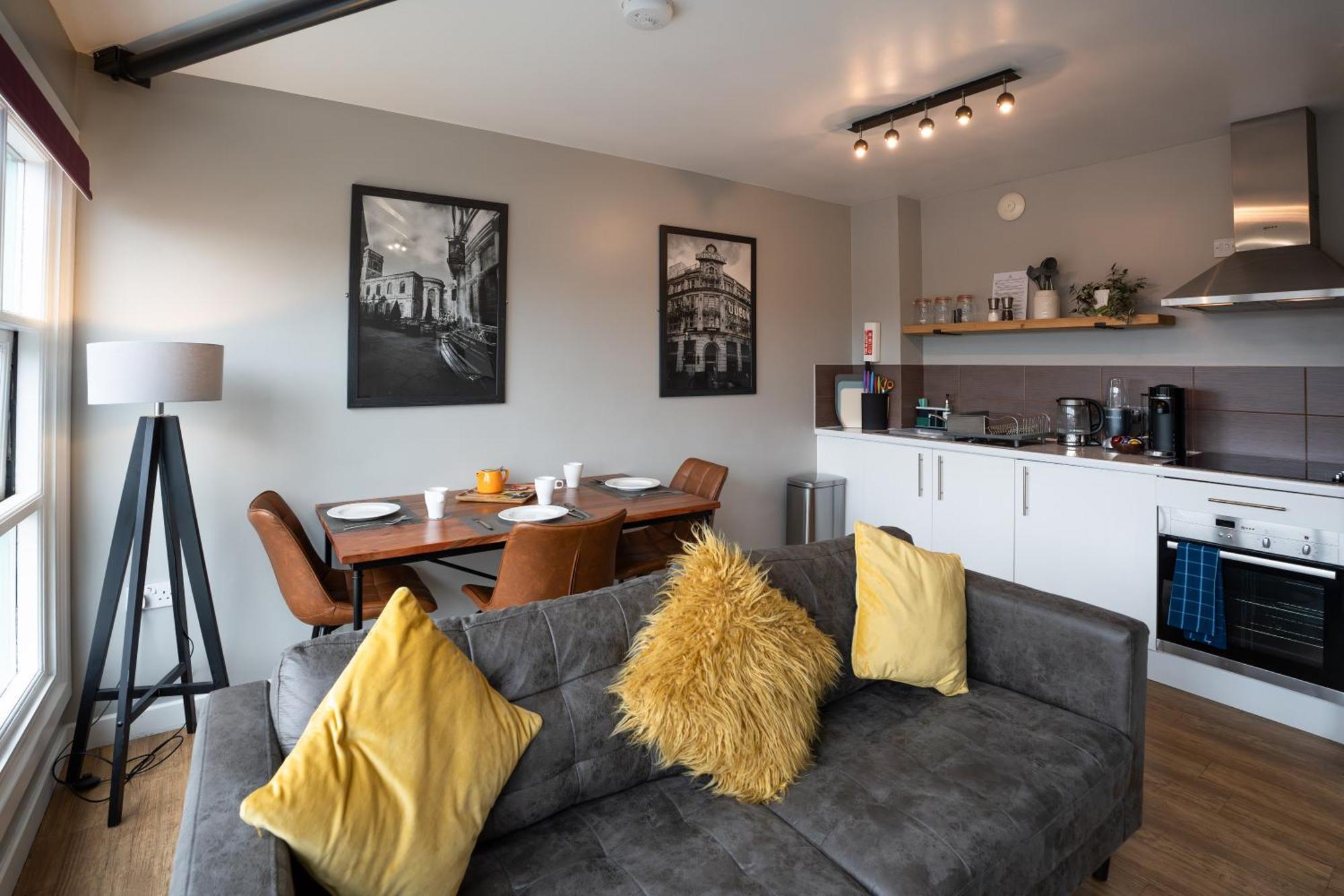 Апарт отель High Street Town House Манчестер Экстерьер фото